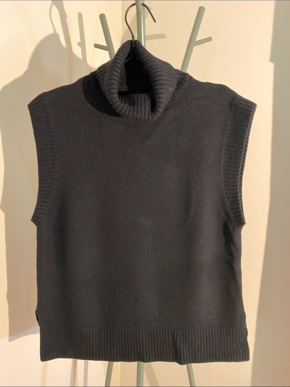 Babaton Black Sleeveless Turtleneck Knit Vest